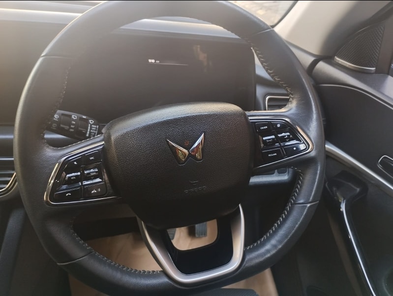 XUV700 image 13 XUV700 image 13