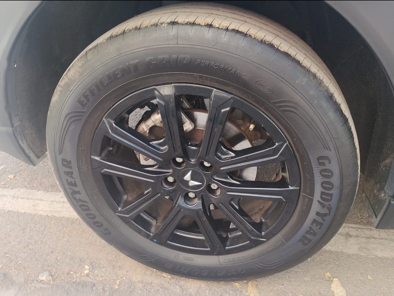 XUV700 image 9 XUV700 image 9