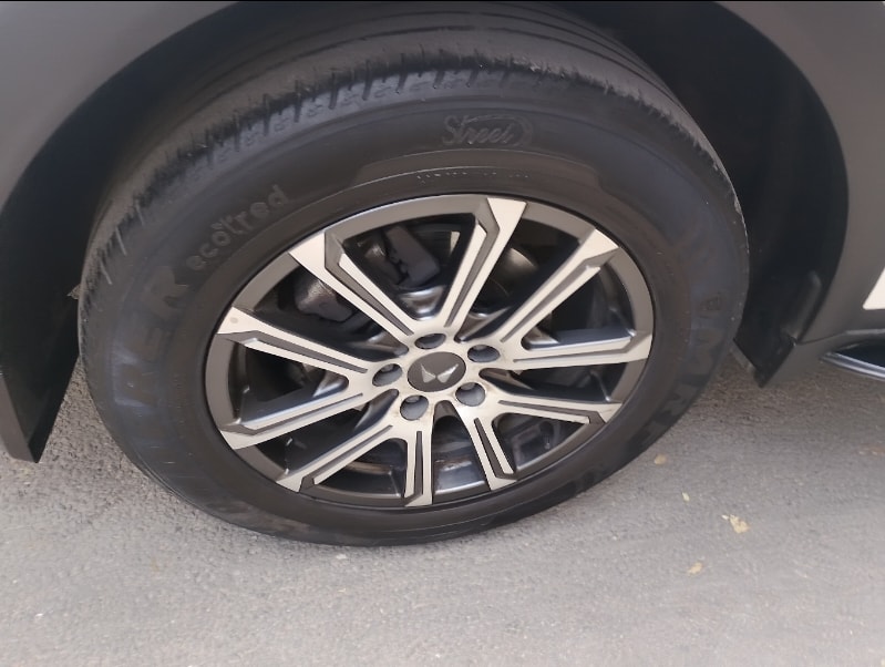 XUV700 image 9 XUV700 image 9