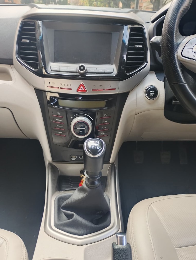 Used 2021 Mahindra XUV300 Used 2021 Mahindra XUV300