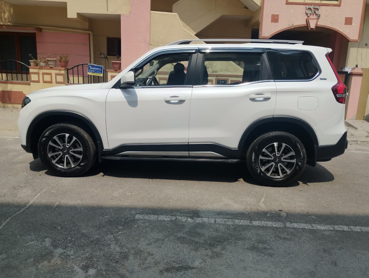 Scorpio-N image 2 Scorpio-N image 2