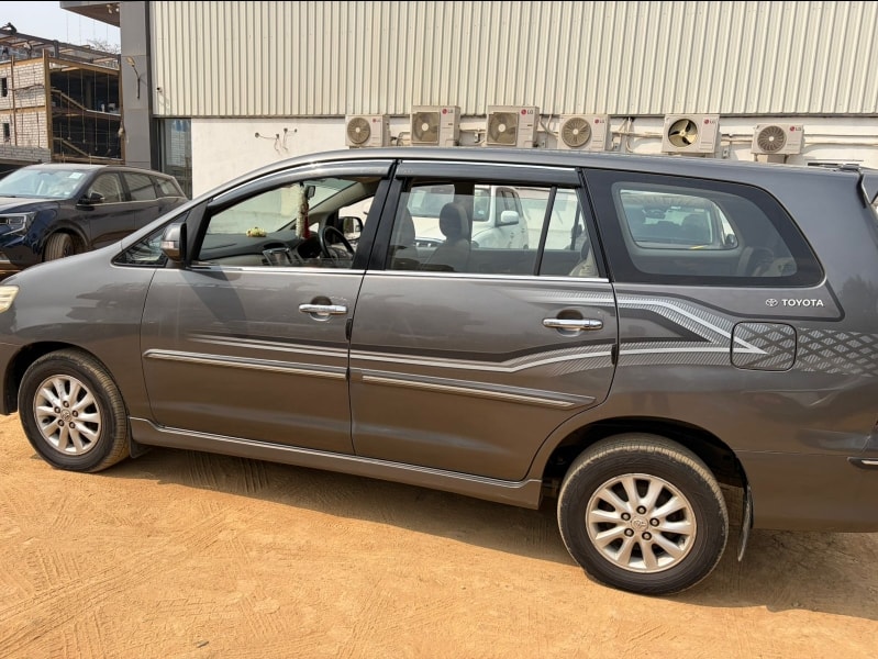 Innova image 2 Innova image 2