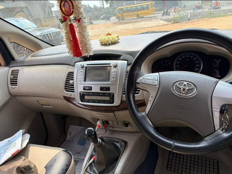 Innova image 13 Innova image 13