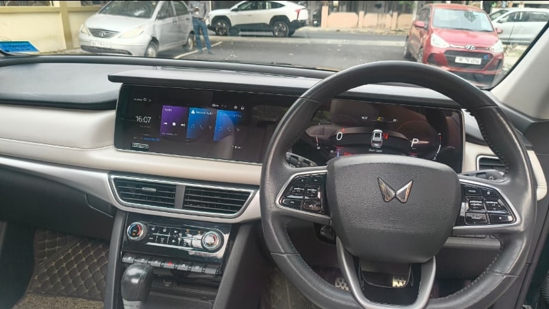 Used 2021 Mahindra XUV700 Used 2021 Mahindra XUV700