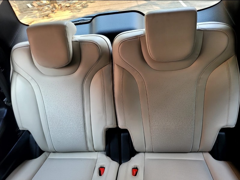 XUV700 image 12 XUV700 image 12