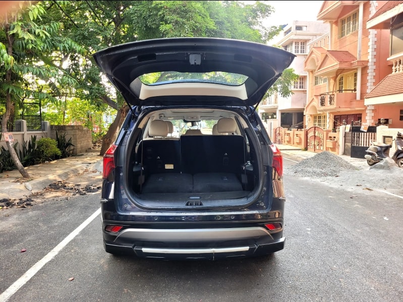 XUV700 image 10 XUV700 image 10