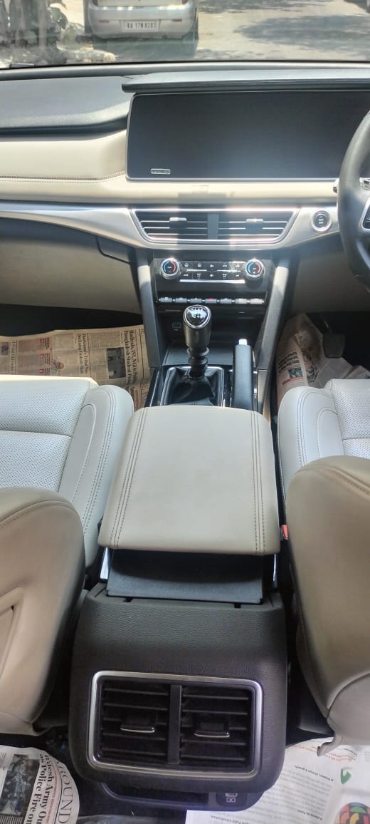 Used 2022 Mahindra XUV700 Used 2022 Mahindra XUV700