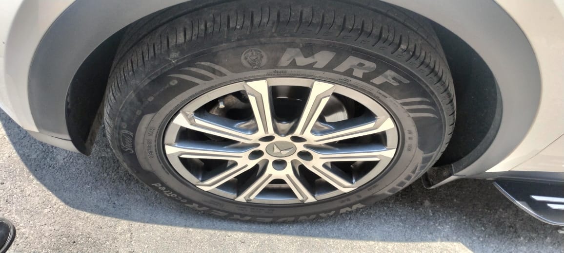 Used 2022 Mahindra XUV700 Used 2022 Mahindra XUV700