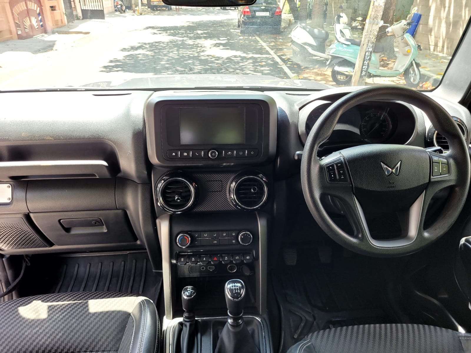Used 2024 Mahindra Thar Used 2024 Mahindra Thar