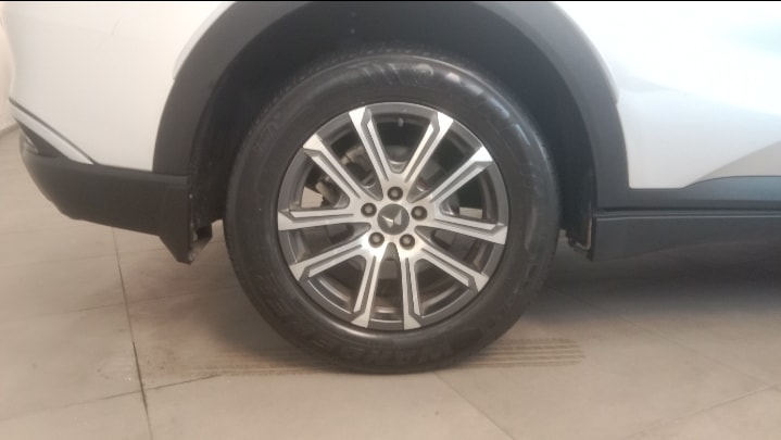 XUV700 image 8 XUV700 image 8