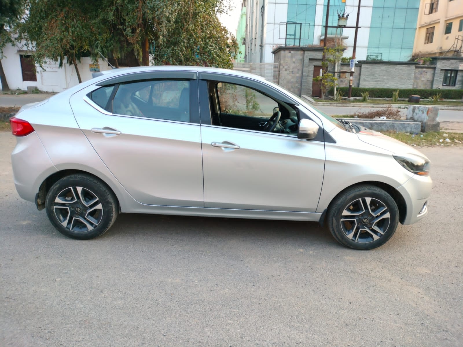 Tigor image 6 Tigor image 6