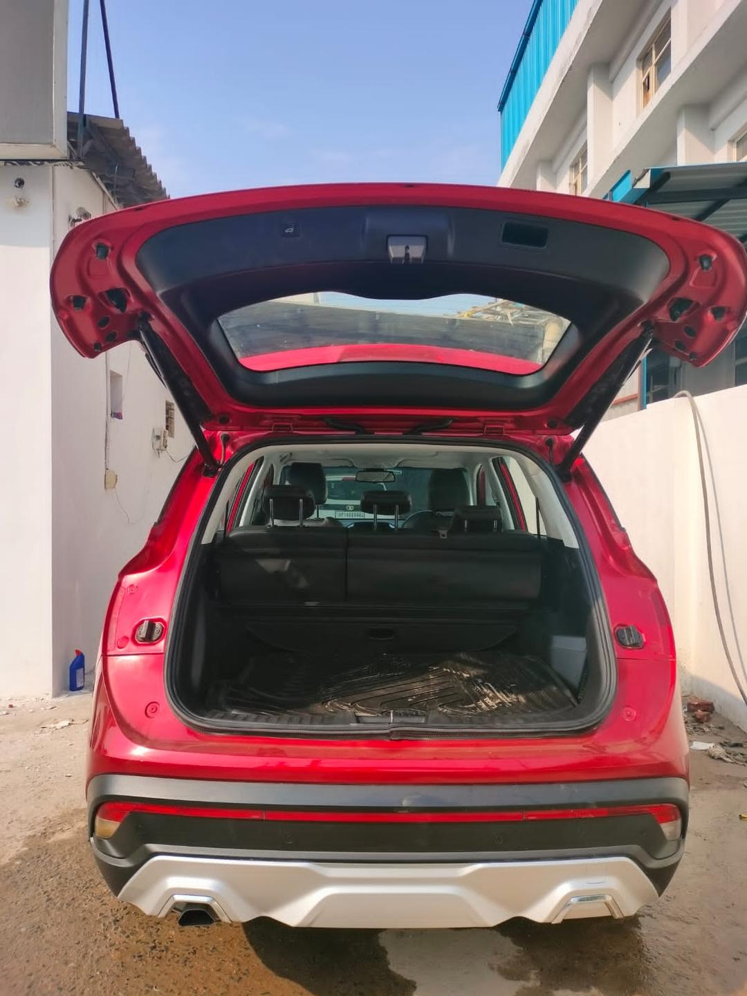 2019 MG Hector Sharp Petrol BS IV Trunk Door Open View 