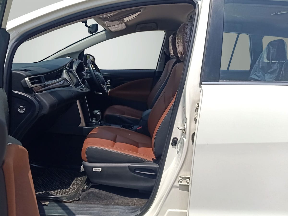 Innova Crysta image 14 Innova Crysta image 14