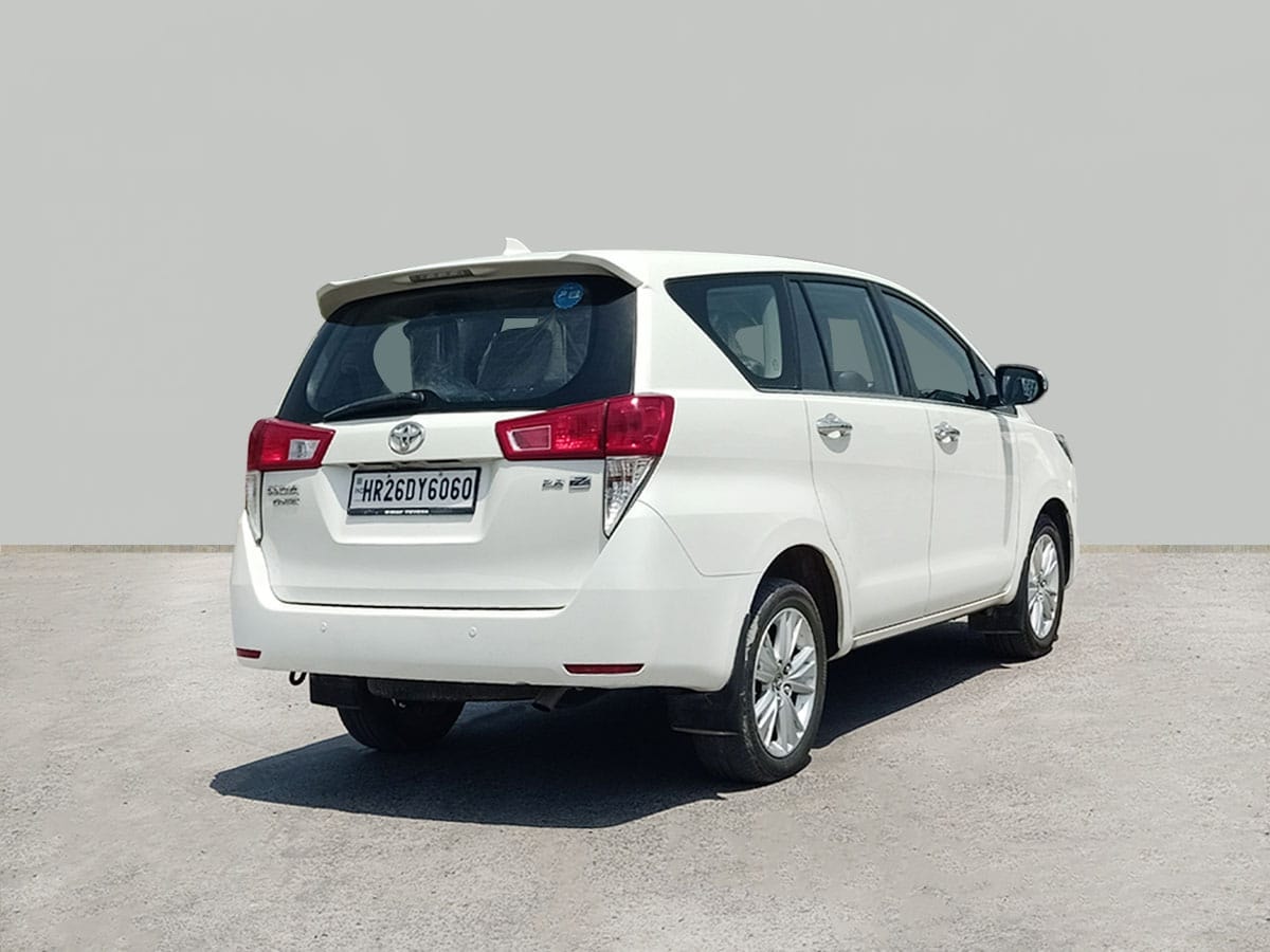 Innova Crysta image 5 Innova Crysta image 5