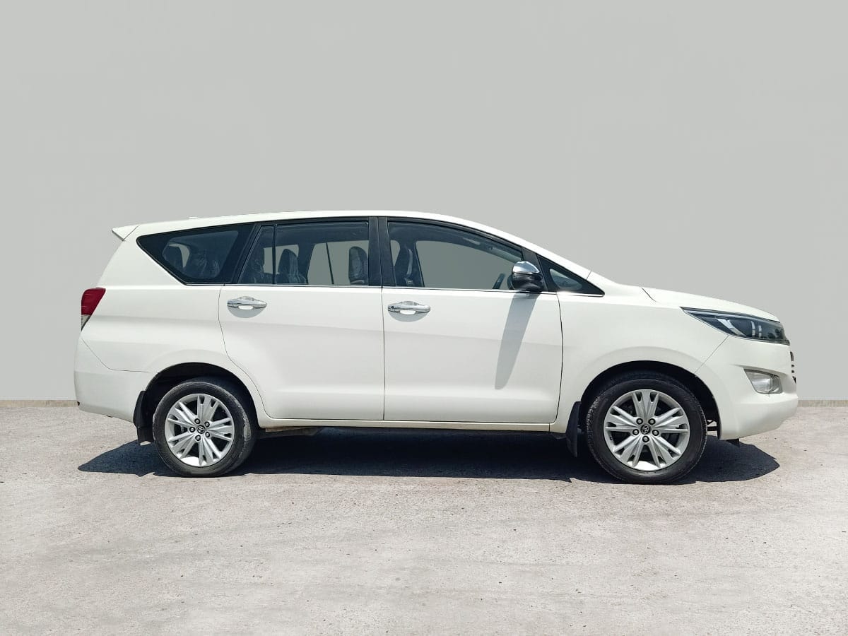 Innova Crysta image 6 Innova Crysta image 6