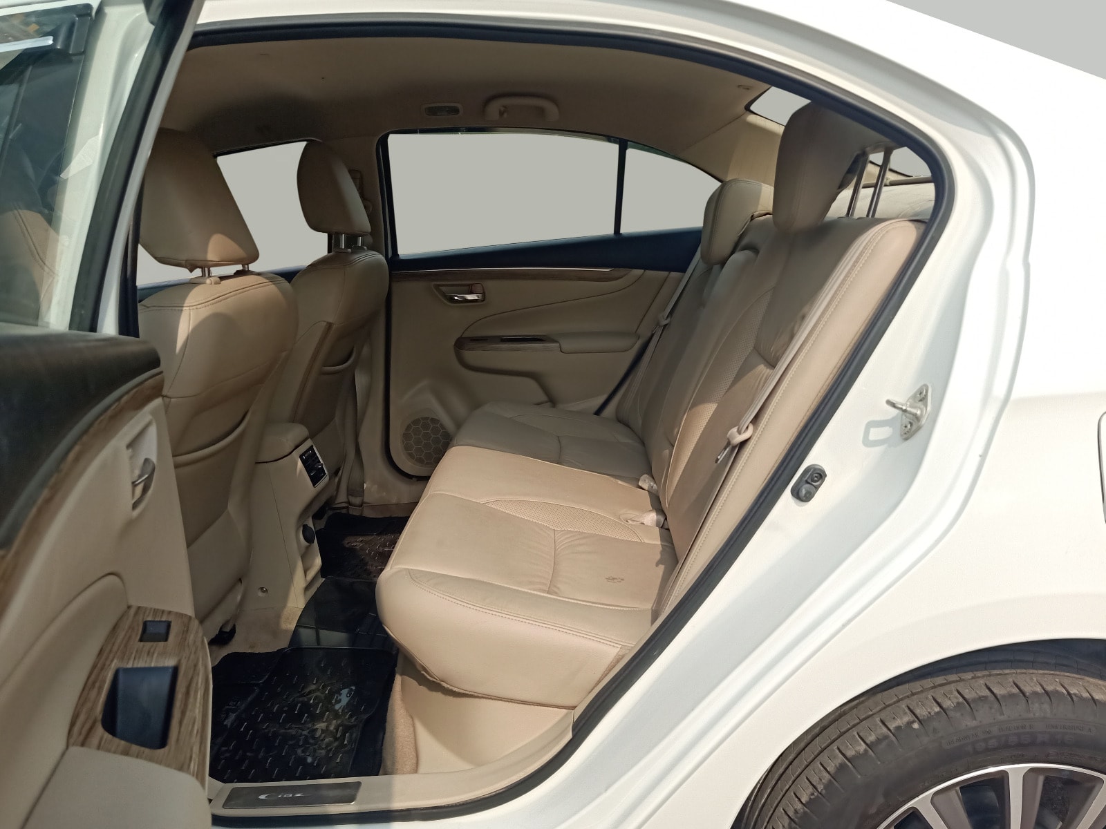 Ciaz image 15 Ciaz image 15