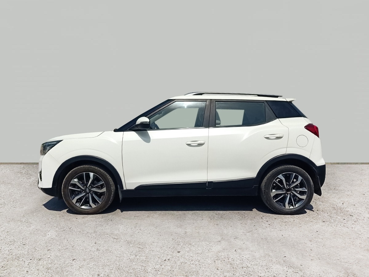 XUV300 image 2 XUV300 image 2