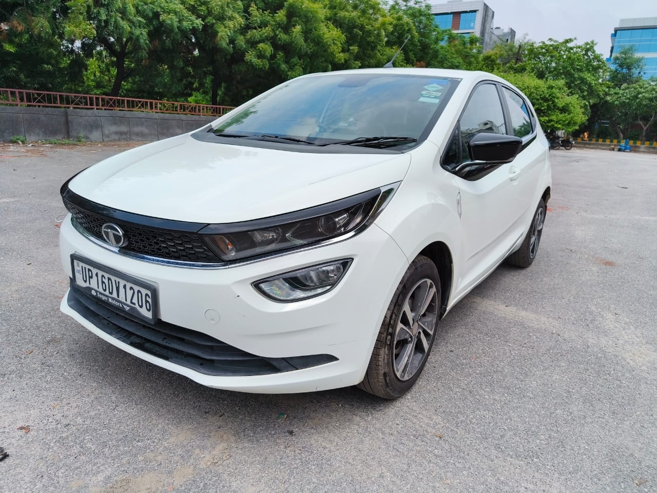 Altroz image 1 Altroz image 1