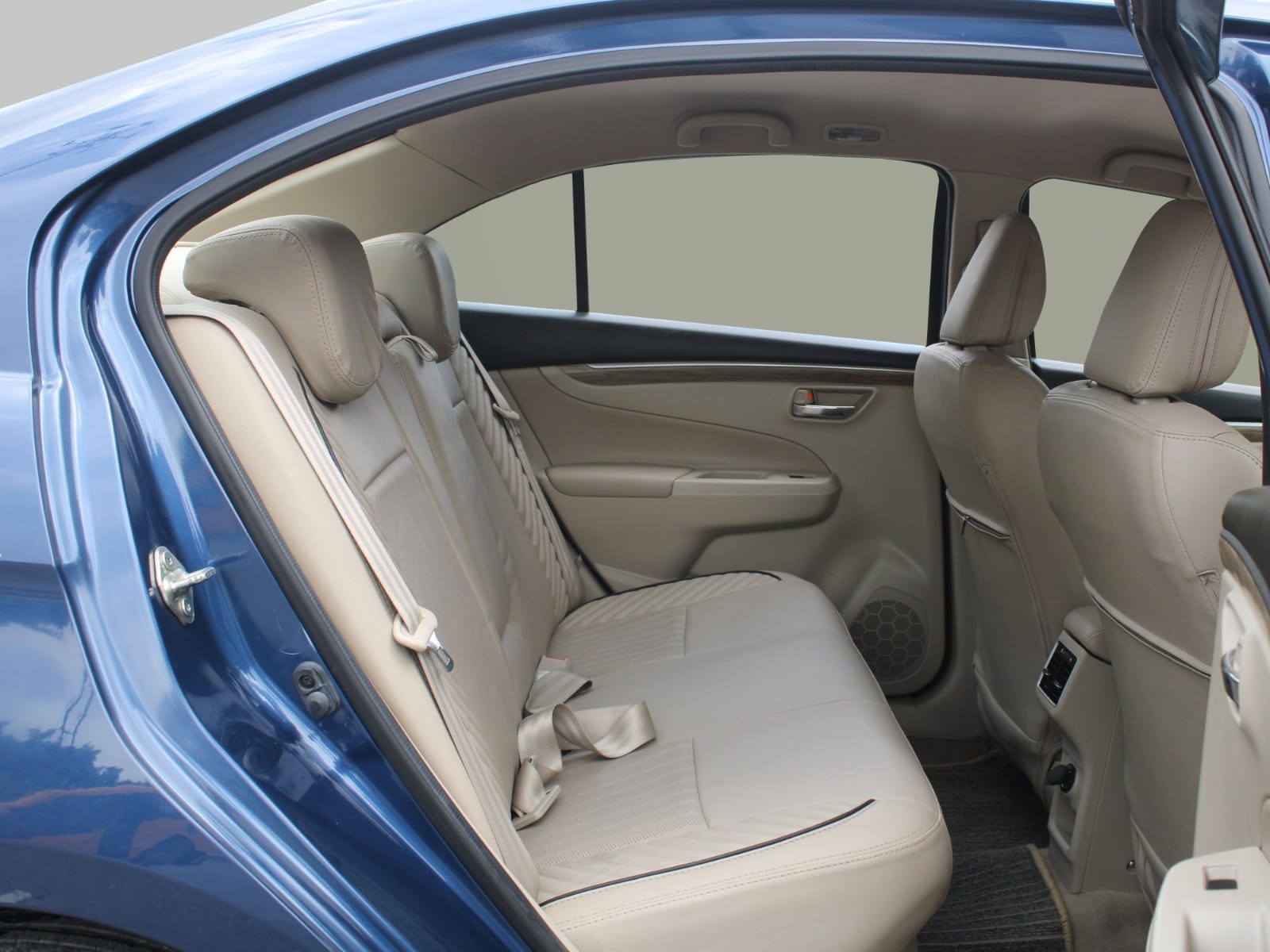 Ciaz image 15 Ciaz image 15