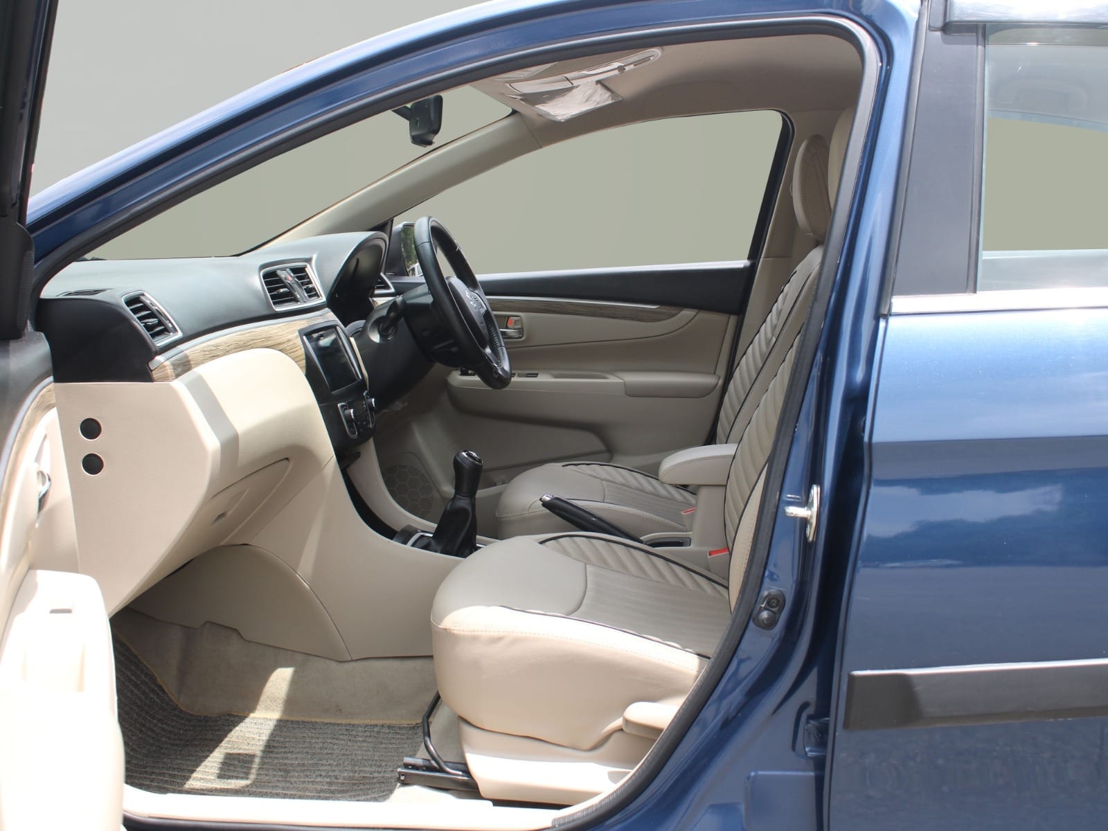 Ciaz image 16 Ciaz image 16