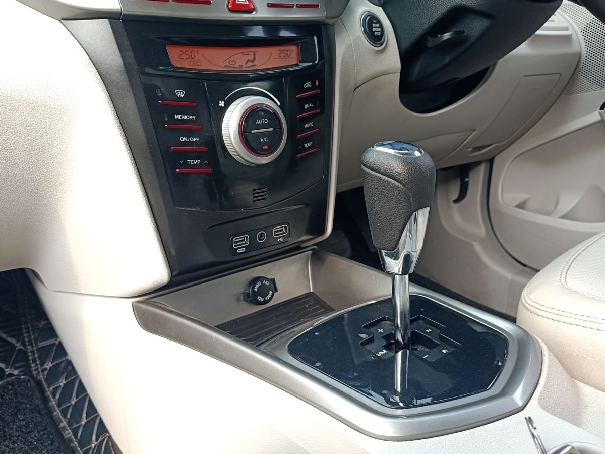 XUV300 image 16 XUV300 image 16