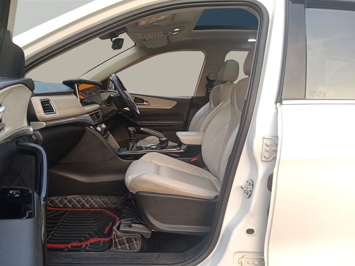 Used 2021 Mahindra XUV700 Used 2021 Mahindra XUV700