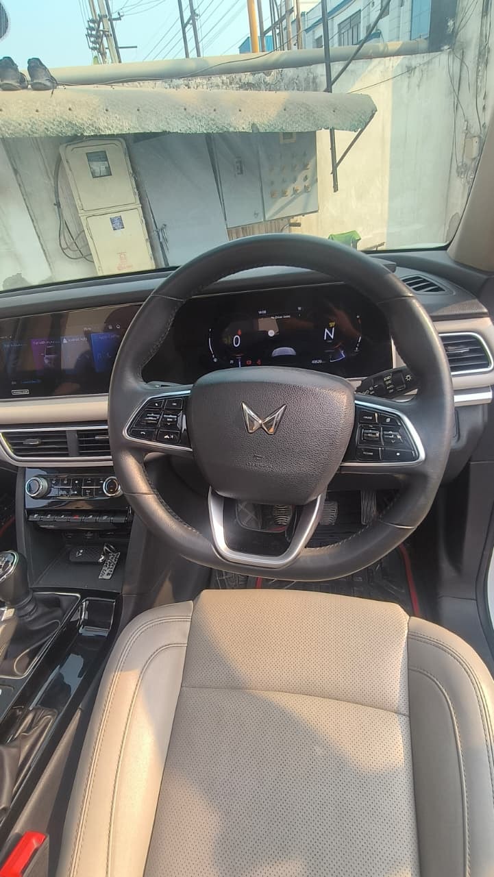 XUV700 image 11 XUV700 image 11