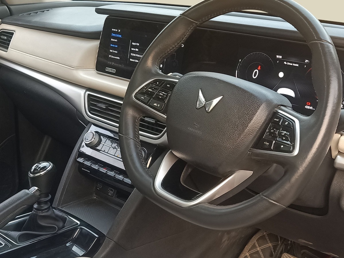 XUV700 image 13 XUV700 image 13