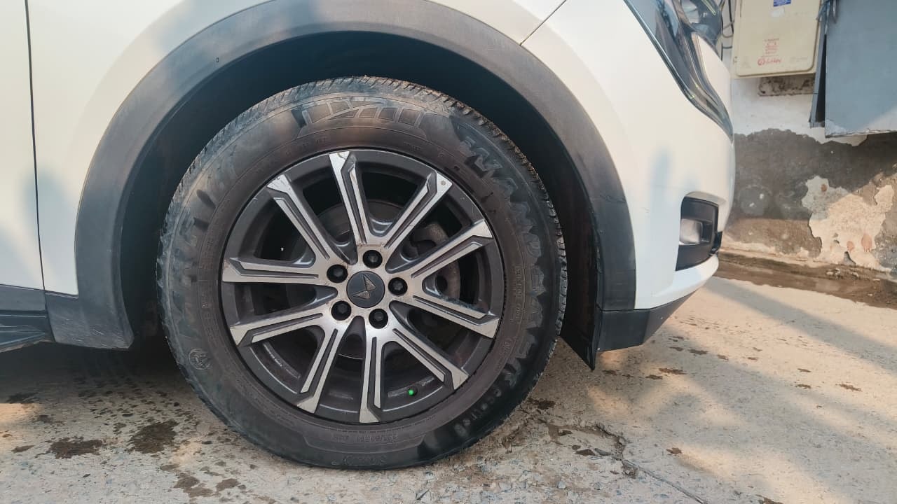 XUV700 image 9 XUV700 image 9