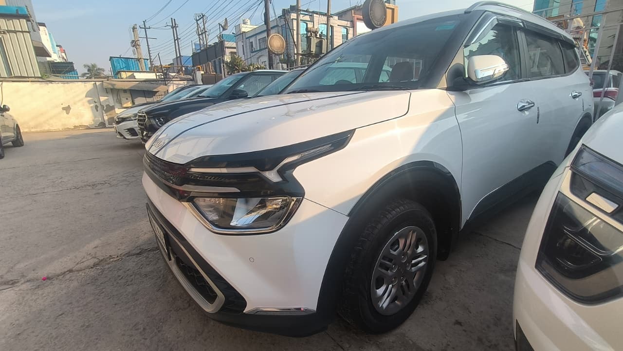 Used 2023 Kia Carens Used 2023 Kia Carens