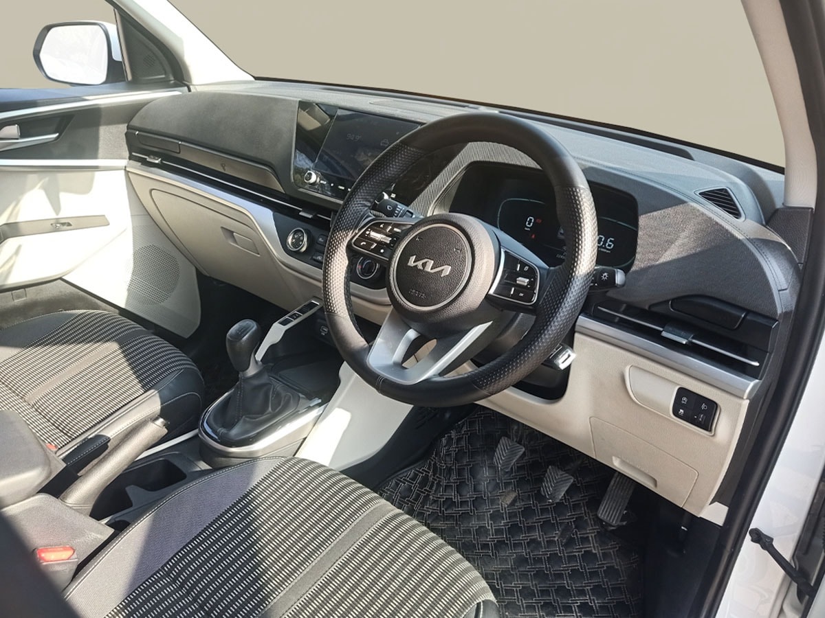 Used 2023 Kia Carens Used 2023 Kia Carens