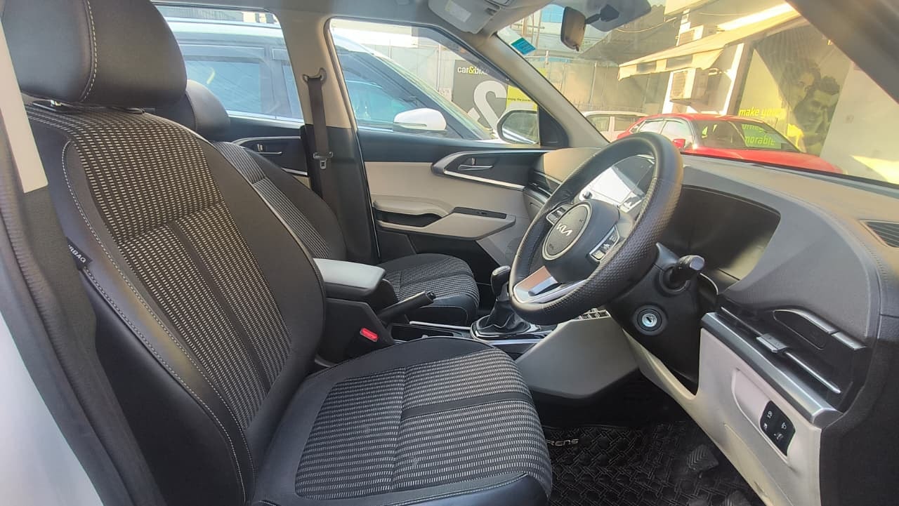 Carens image 10 Carens image 10