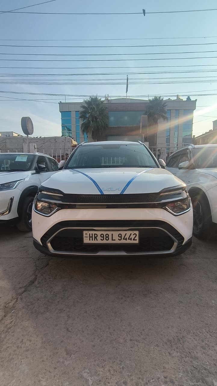 Carens image 6 Carens image 6