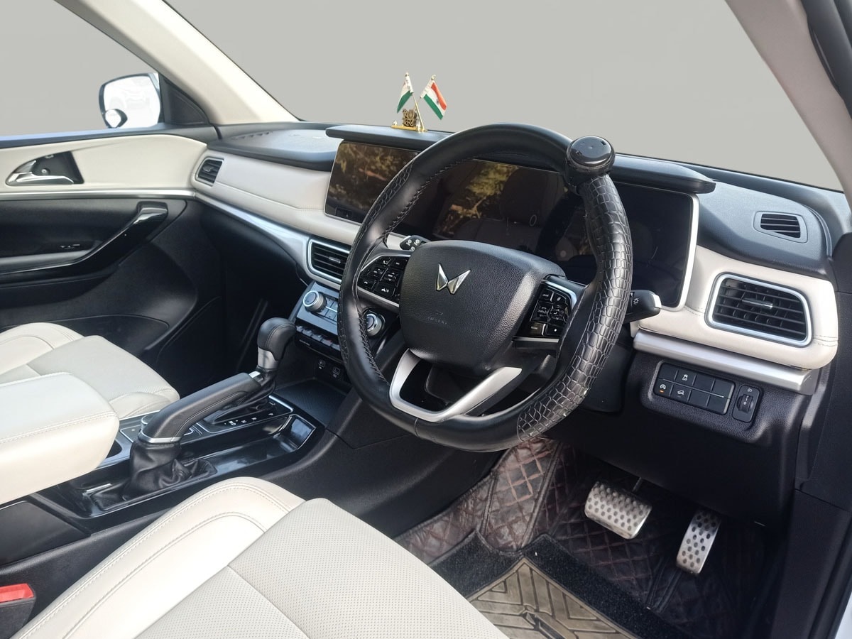 Used 2023 Mahindra XUV700 Used 2023 Mahindra XUV700