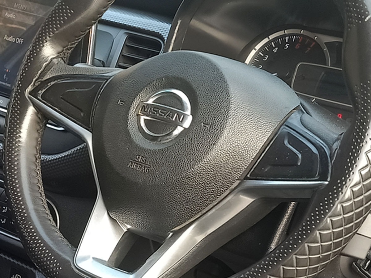 Kicks image 13 Kicks image 13