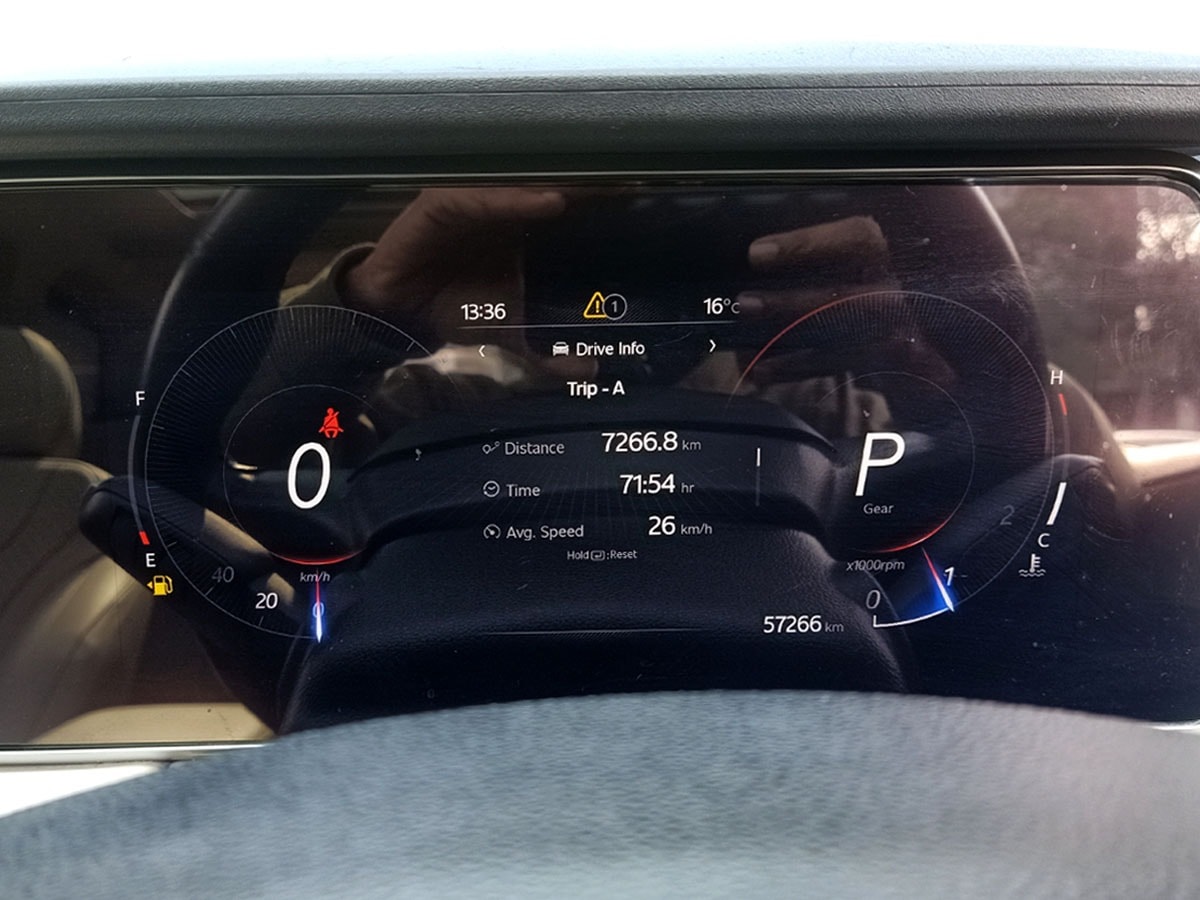 XUV700 image 11 XUV700 image 11