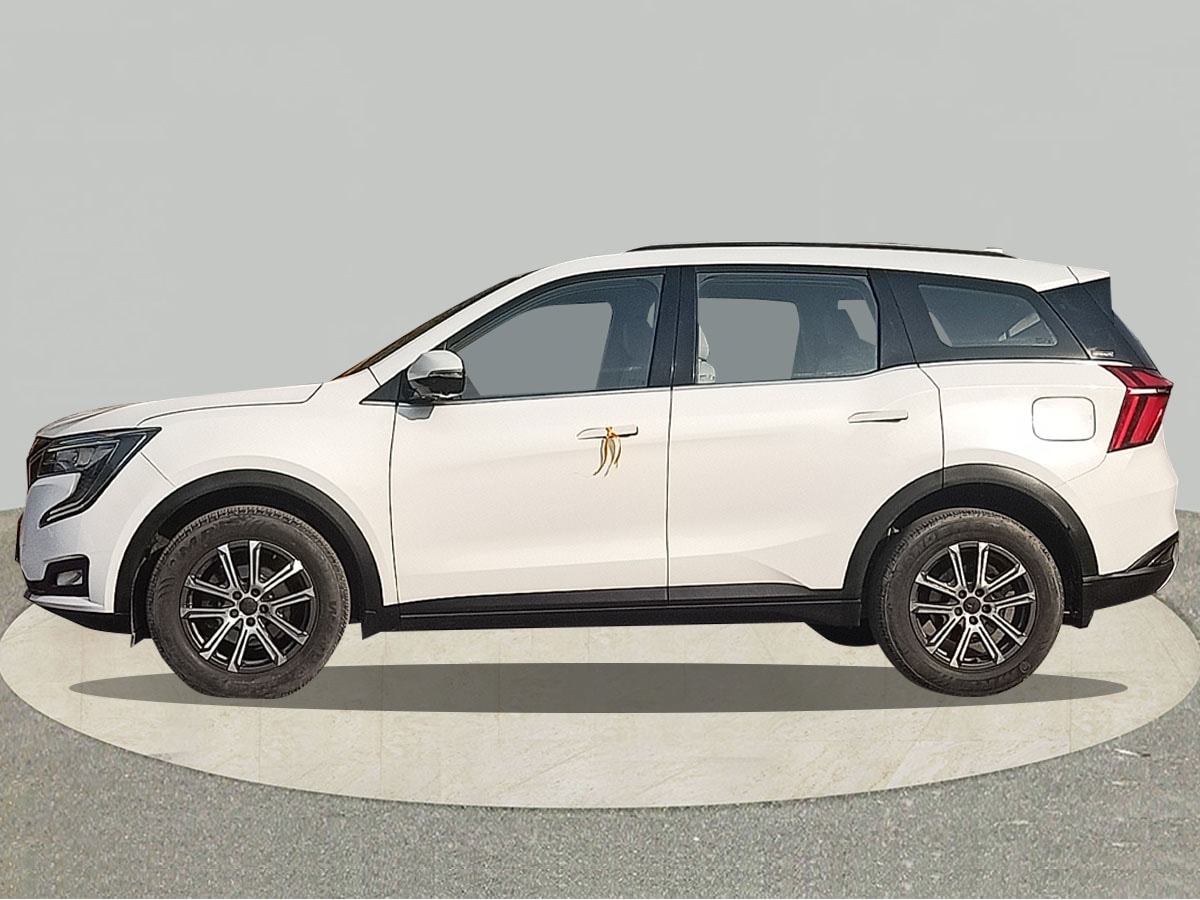 XUV700 image 2 XUV700 image 2