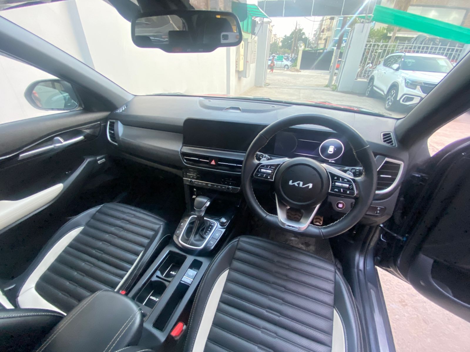 Seltos image 3 Seltos image 3