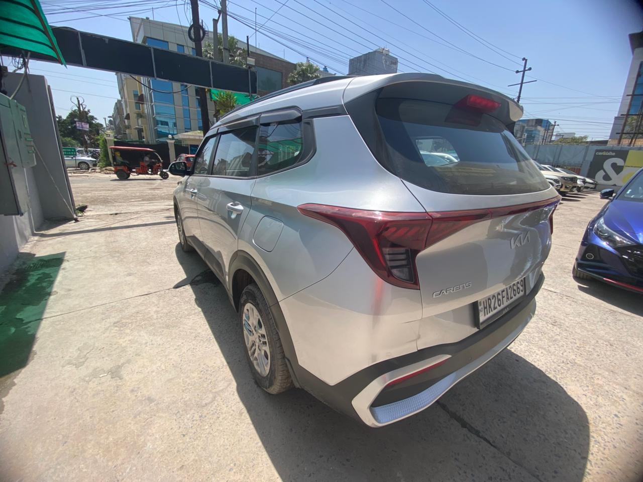 Carens image 3 Carens image 3