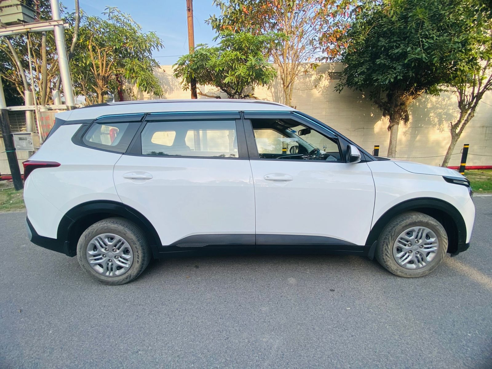 Carens image 6 Carens image 6