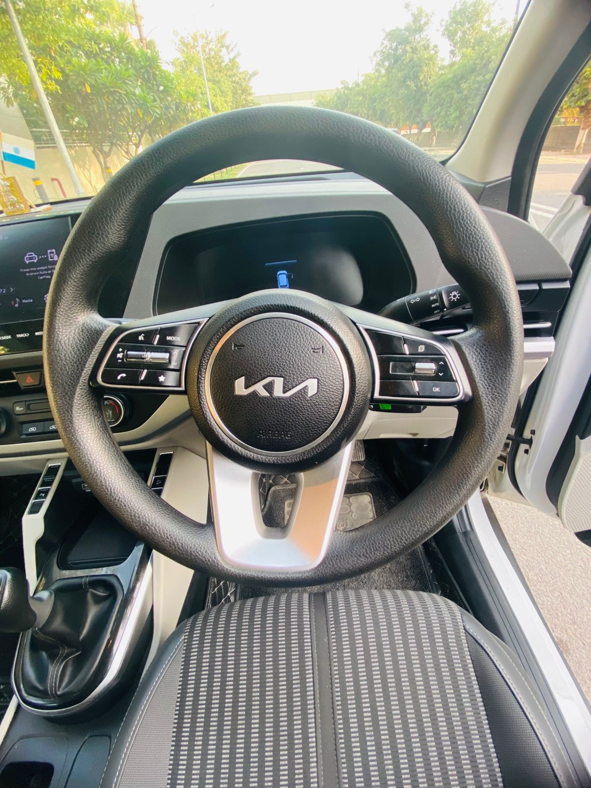 Carens image 12 Carens image 12