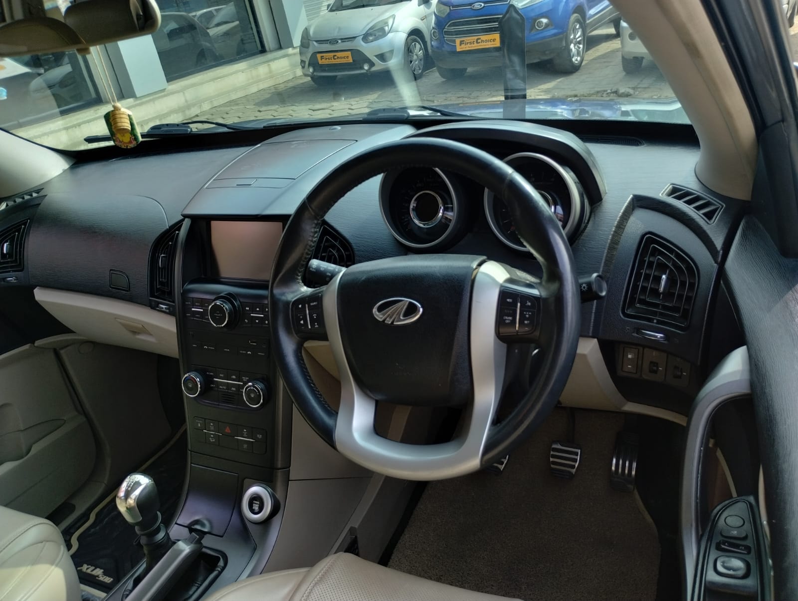 XUV500 image 13 XUV500 image 13