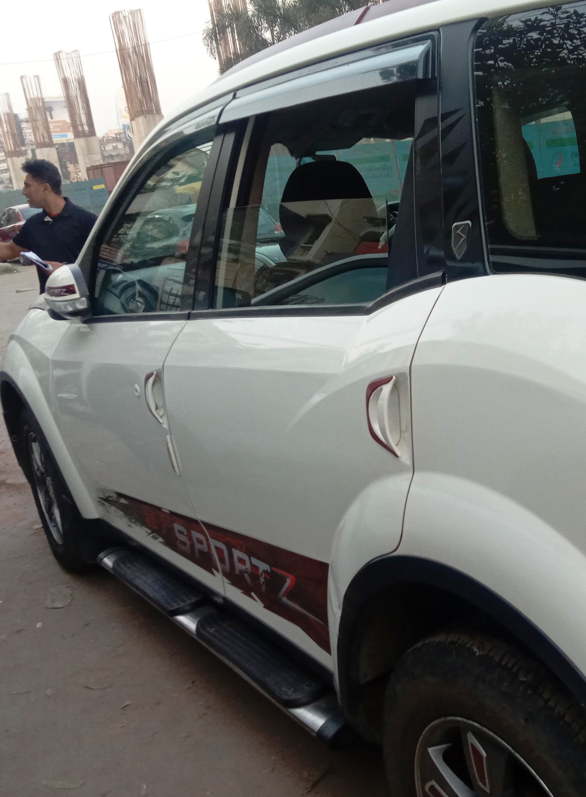 XUV500 image 2 XUV500 image 2