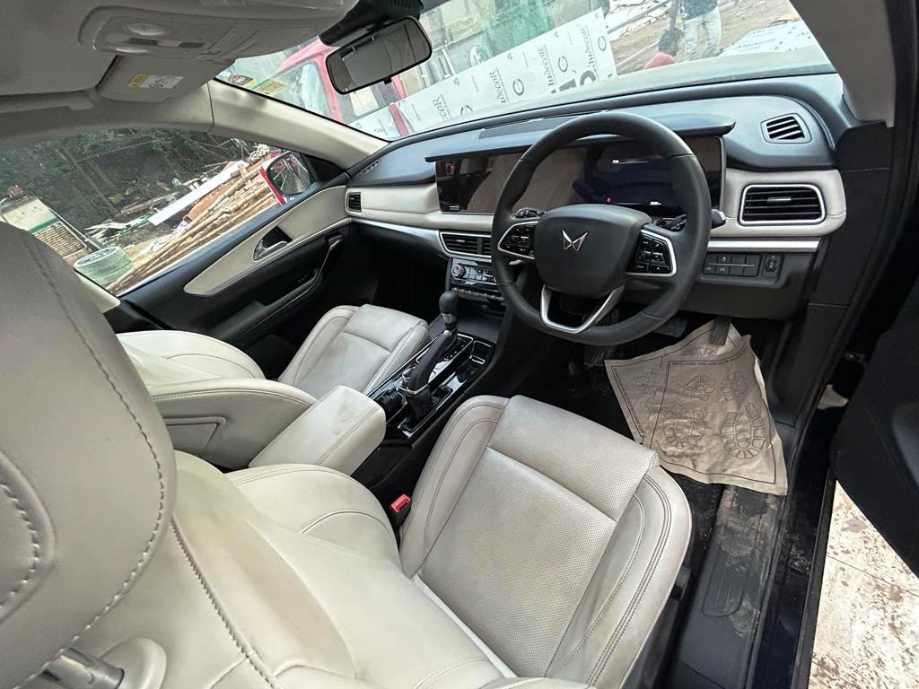 XUV700 image 6 XUV700 image 6