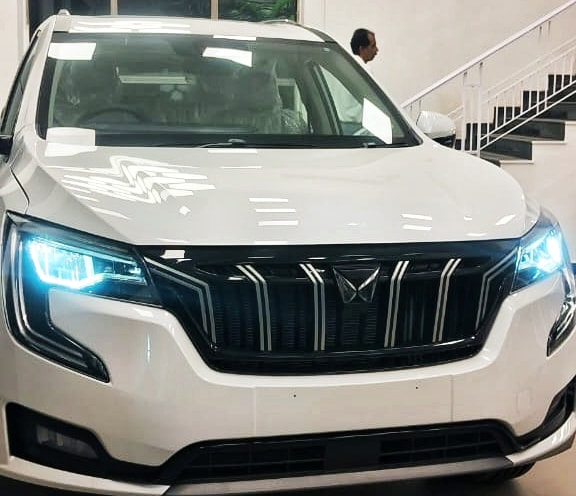 XUV700 image 1 XUV700 image 1