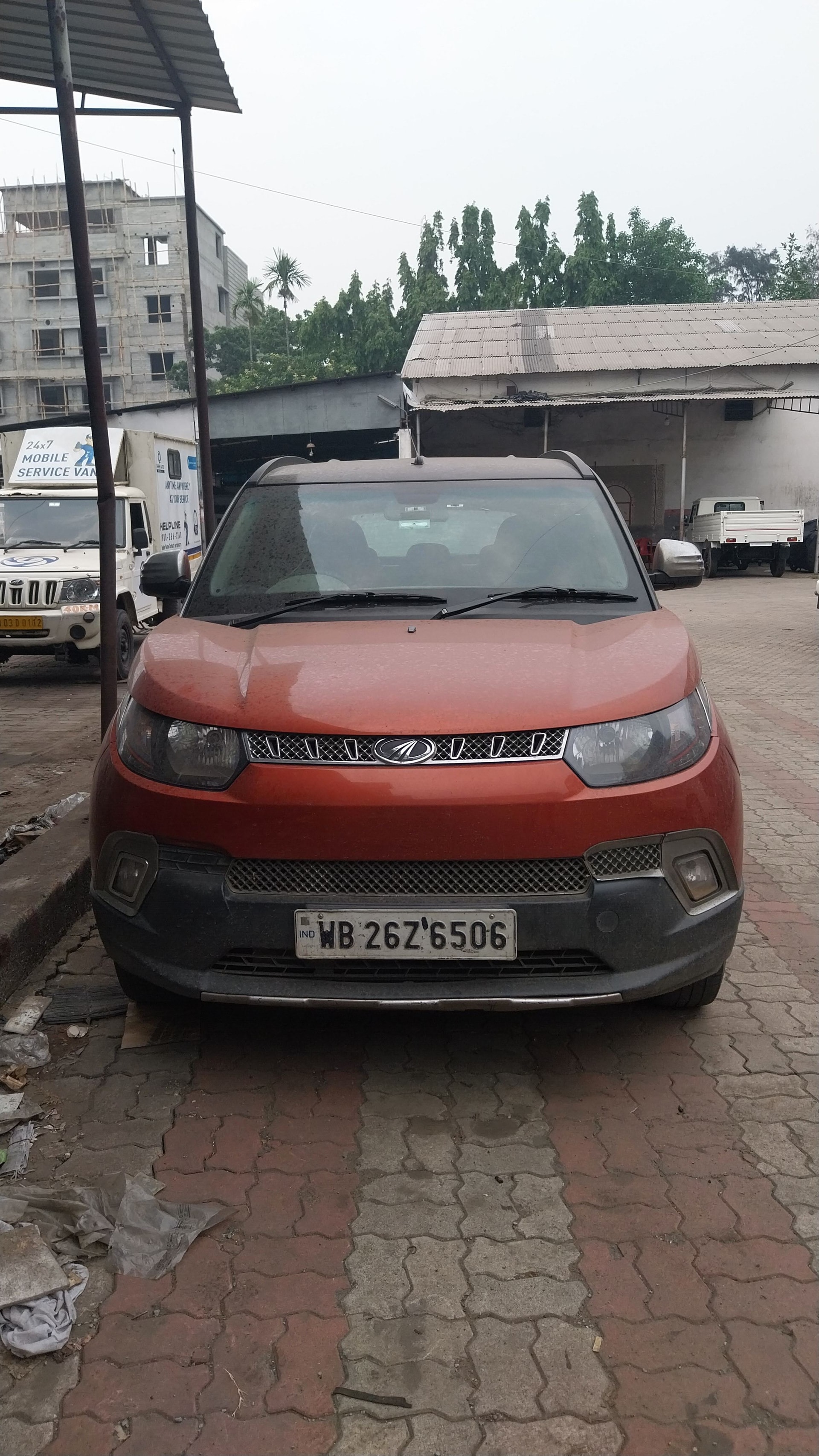 KUV100 image 2 KUV100 image 2