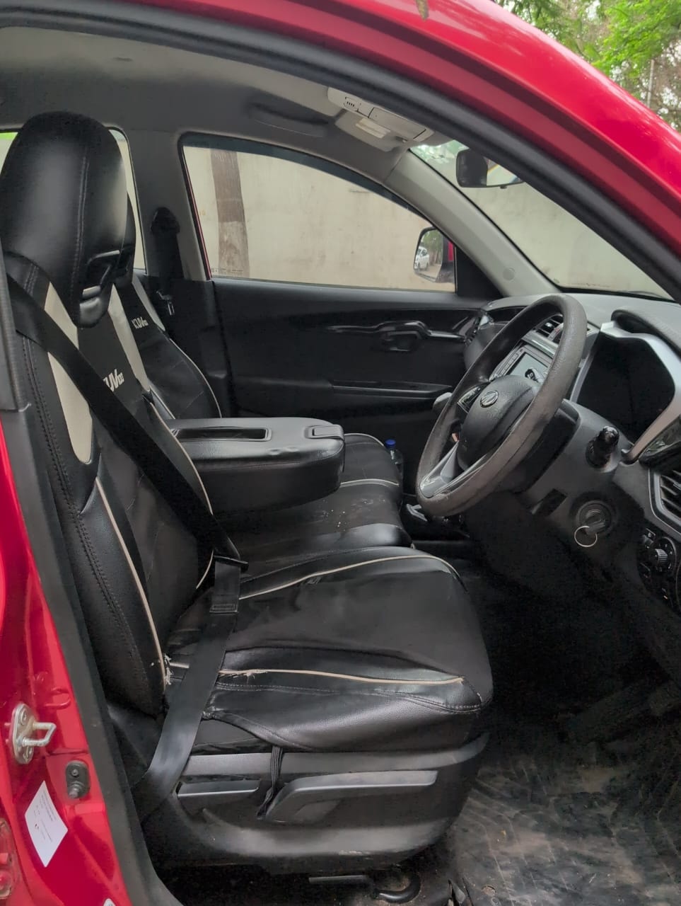 Used 2017 Mahindra KUV100 Used 2017 Mahindra KUV100