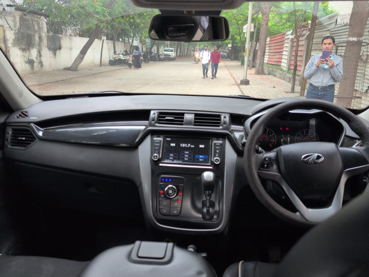 Used 2017 Mahindra KUV100 Used 2017 Mahindra KUV100