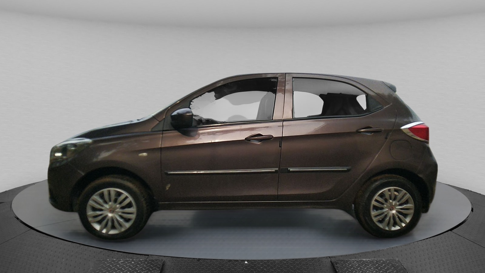 Tiago image 2 Tiago image 2