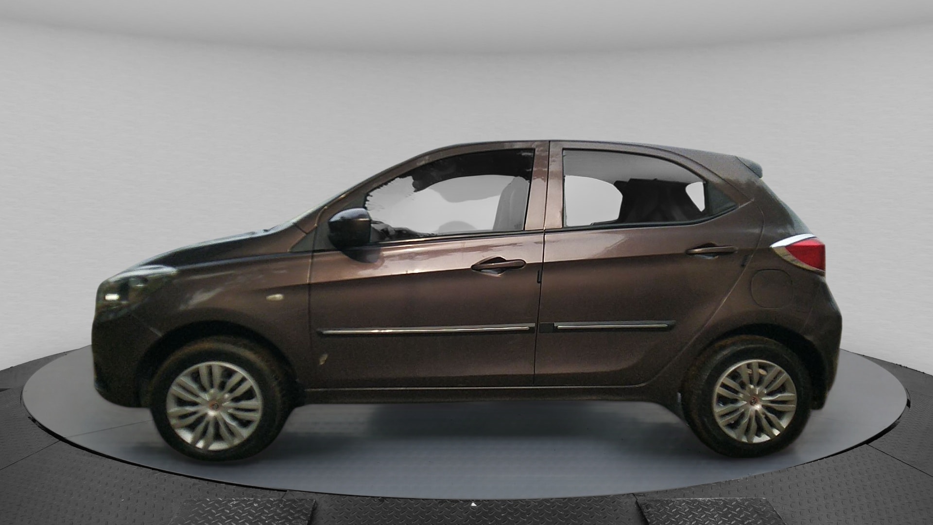 Tiago image 2 Tiago image 2